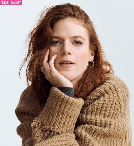 Rose Leslie star hot photos