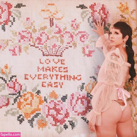 Melanie Martinez star sexy pics