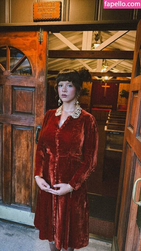 Melanie Martinez art actress pictures