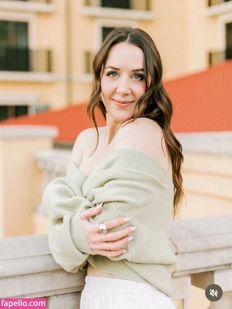 Johnie Maraist art model img