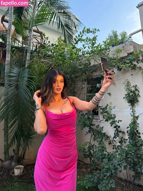 Shambhavi Singh sexy actress img