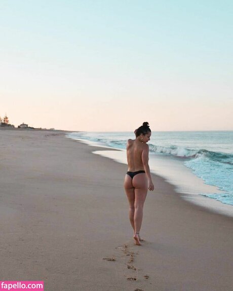 Sara Liso nude pornstar image