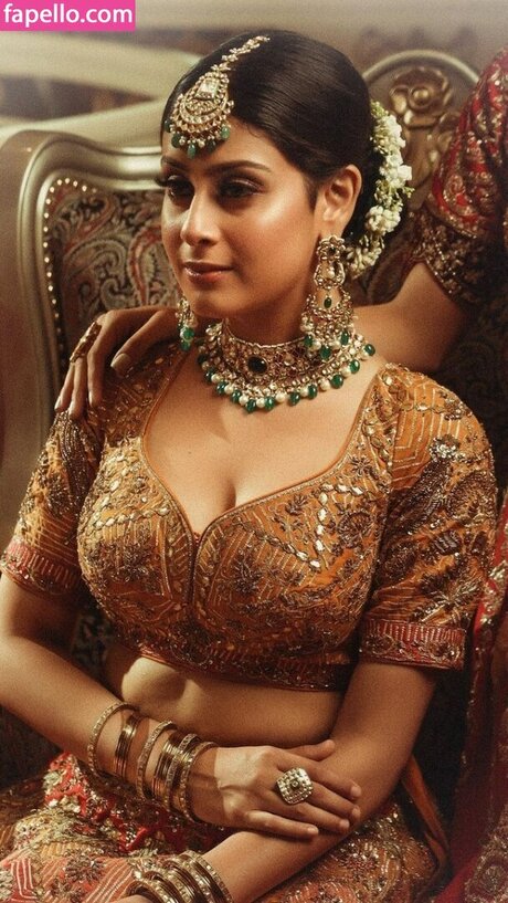 Isha Malviya pornographic actress picture