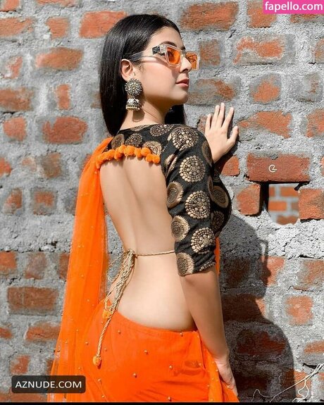 Isha Malviya star art photo