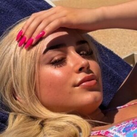 alyssabronzan hd model picture