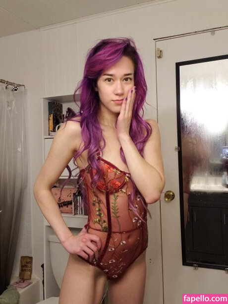 Queen Tofu model naked pics