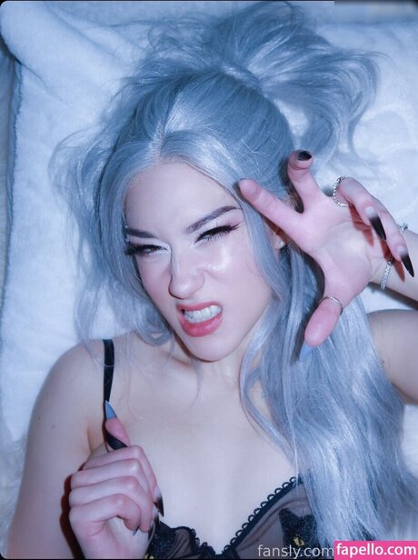 Queen Tofu xxx actress img