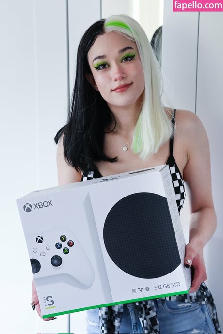 Queen Tofu top star picture