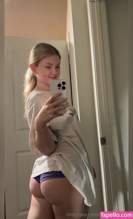 Izzy Nicole pretty actress photos