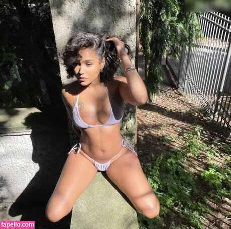 Indiagoals model sexy galleries