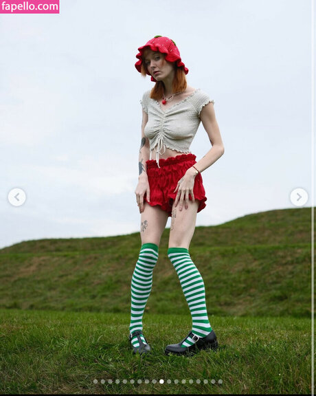 ass spread onlyfans exclusive images