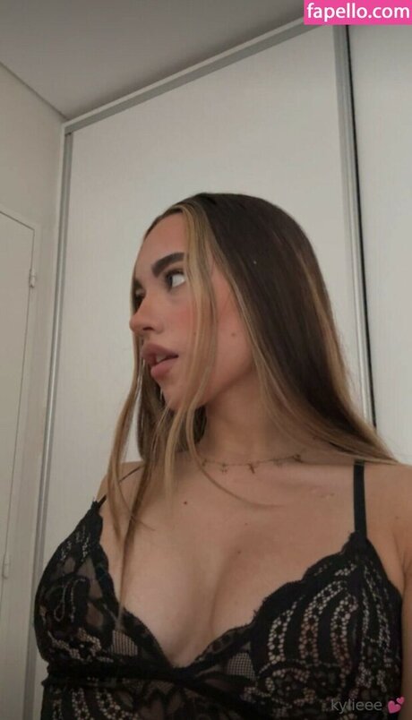 thukkylie hd pornstar image