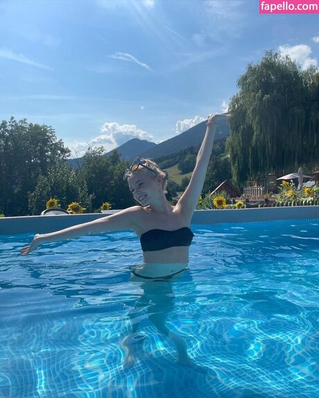 Esther Graf sexy model galleries