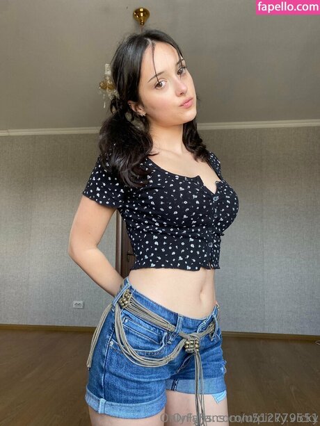 Vikura hot model archive