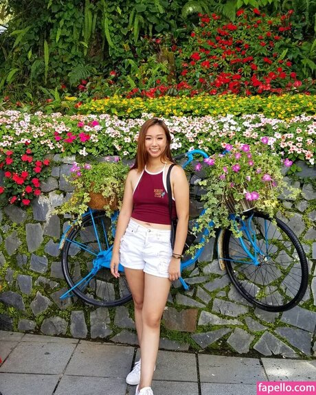 busty mom onlyfans xxx pics