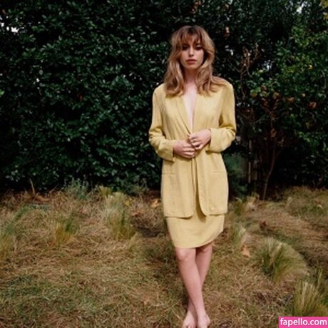 Clara McGregor model hot pictures