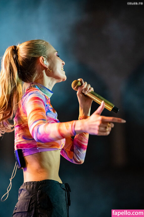 Carolin Niemczyk perfect pornstar pictures