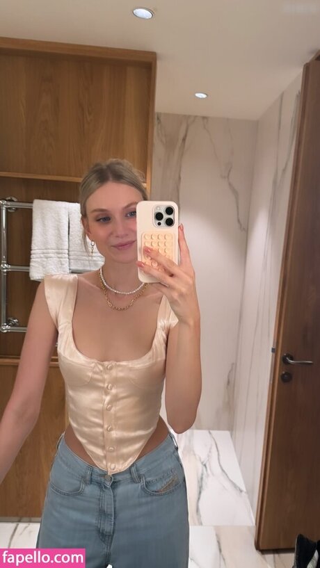 Carolin Niemczyk star nudes images