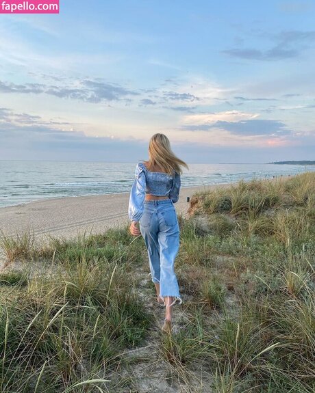 wide onlyfans beautiful archive