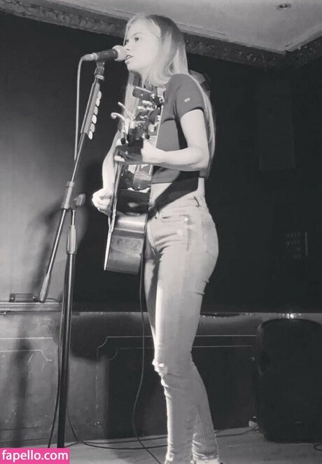 girl on girl onlyfans sexy nude galleries