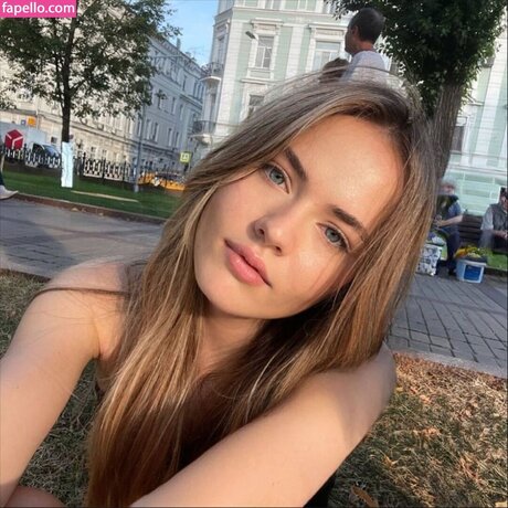 Kristina Pimenova hot model pic