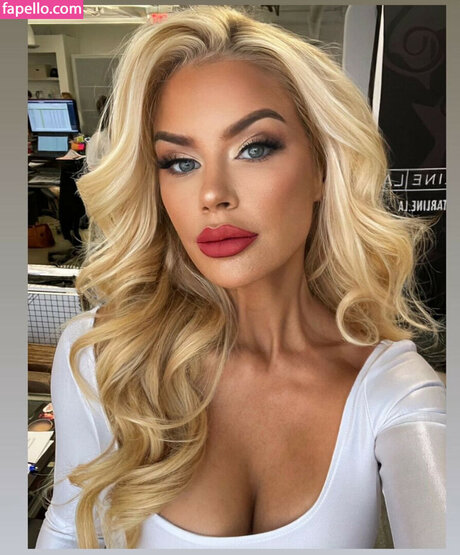 Jessa Hinton beautiful star images