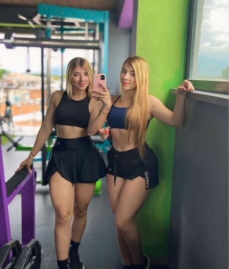 Gemelas Villada porn model gallery