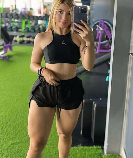 Gemelas Villada free pornstar gallery