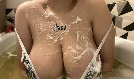 Offelia Ricci art model img