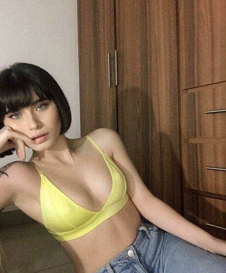 blonde shemale onlyfans porn pic