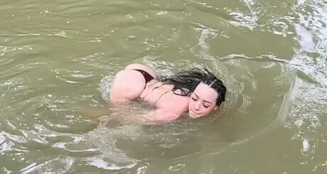 blonde strip onlyfans top img