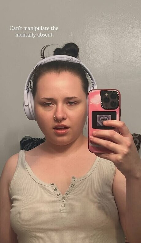 Sarah Schauer star nice img