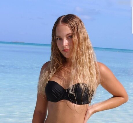 bienmichelle pretty model pic