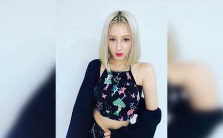 Nancy Momoland model free pictures