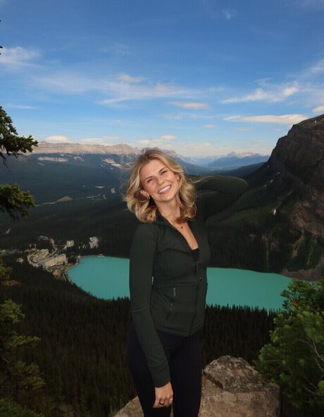 Maria Comstock model hot photos