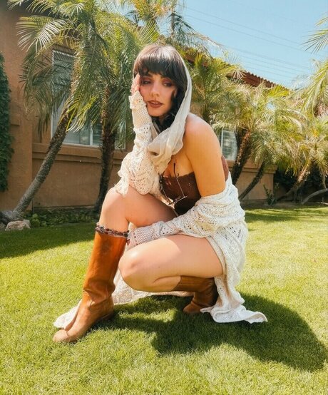 Sydtrip sexy actress photos