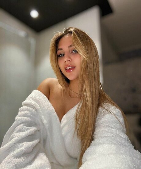 Mia Gomes pornographic actress images