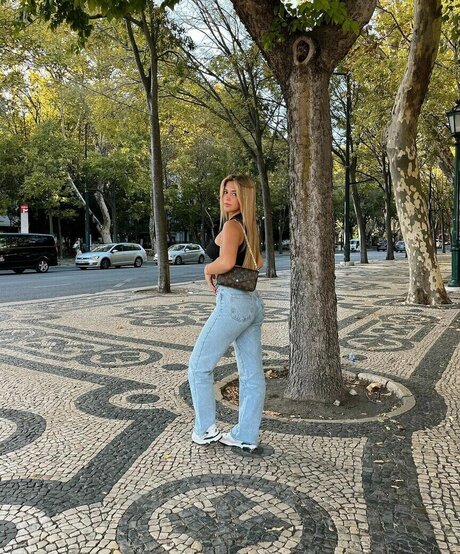 Mia Gomes xxx actress pictures