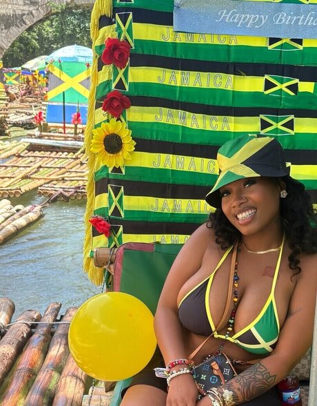 kortynie pornographic star pic