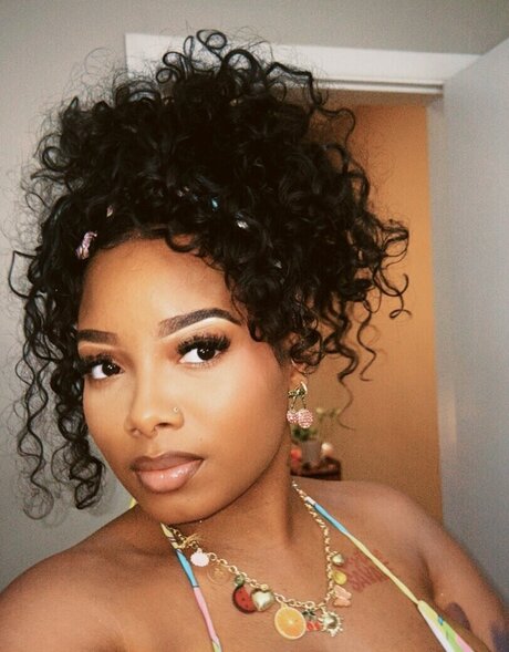 kortynie sex model image