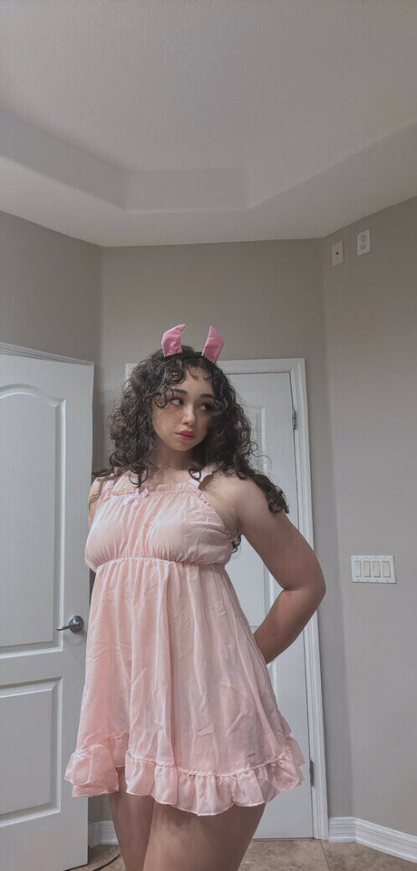 vrv0 naked actress img