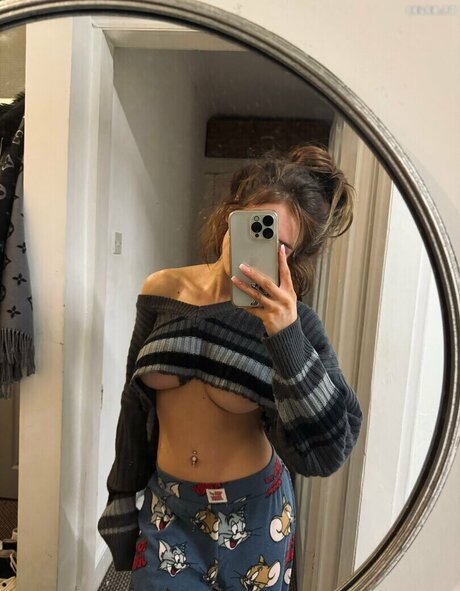 Elle Jean high quality model image