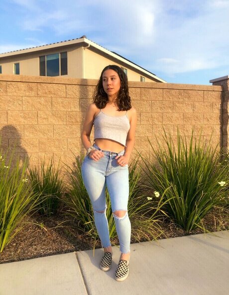 Cierra Revilla star art photo