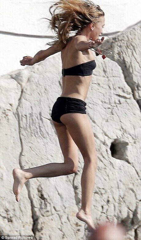 Olsen Twins free pornstar pic