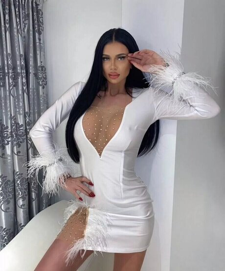 Adina Tatiana model nice img