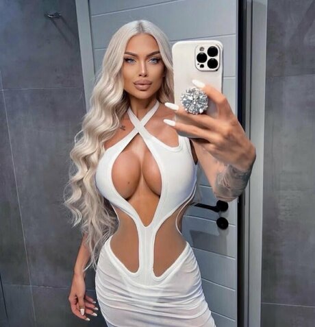 Adina Tatiana best model image