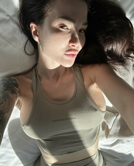 Inlovelyy adult actress image