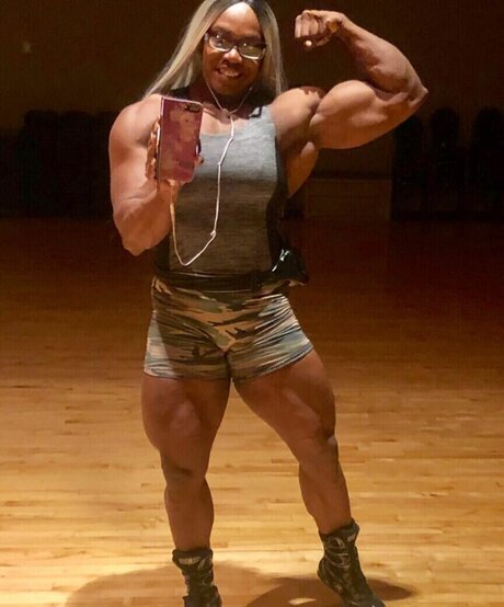 Carla Bradley sexy star image