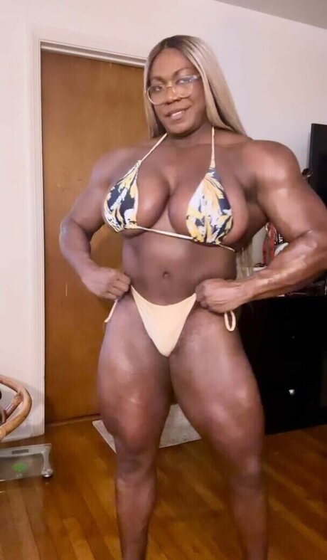 Carla Bradley star exclusive photos