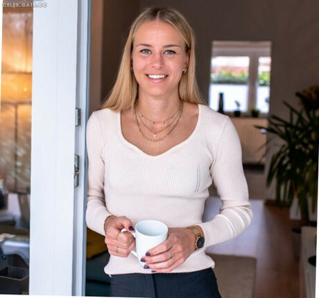 Merle Frohms perfect pornstar picture